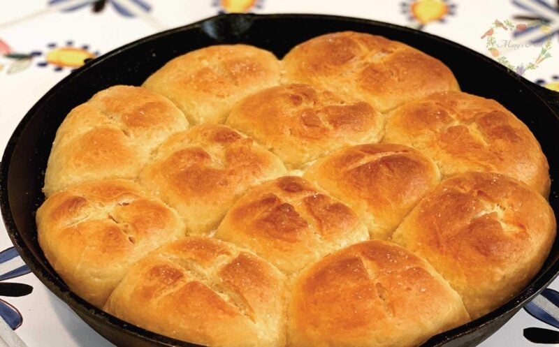 How to Make Easy Yeast Dinner Rolls