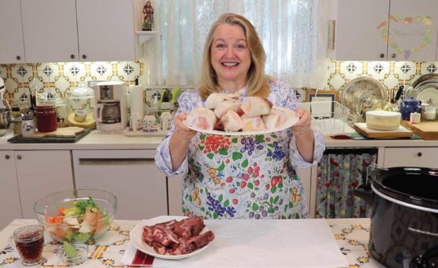 How to Make Affordable Bone Broth Using Beef Feet